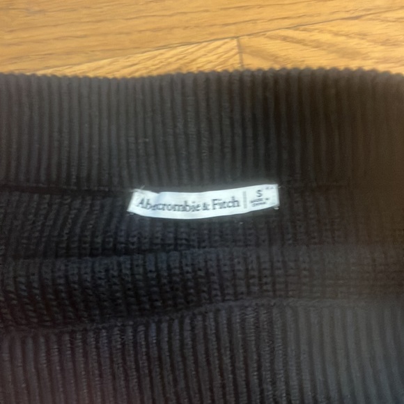 Abercrombie knee length skirt w slit on side - Picture 4 of 5
